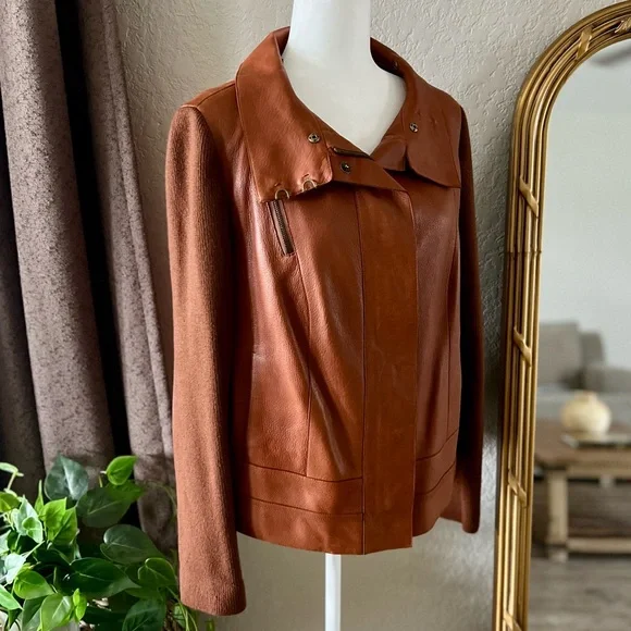 Akris Punto Lambskin and Wool Jacket - Picture 8 of 16